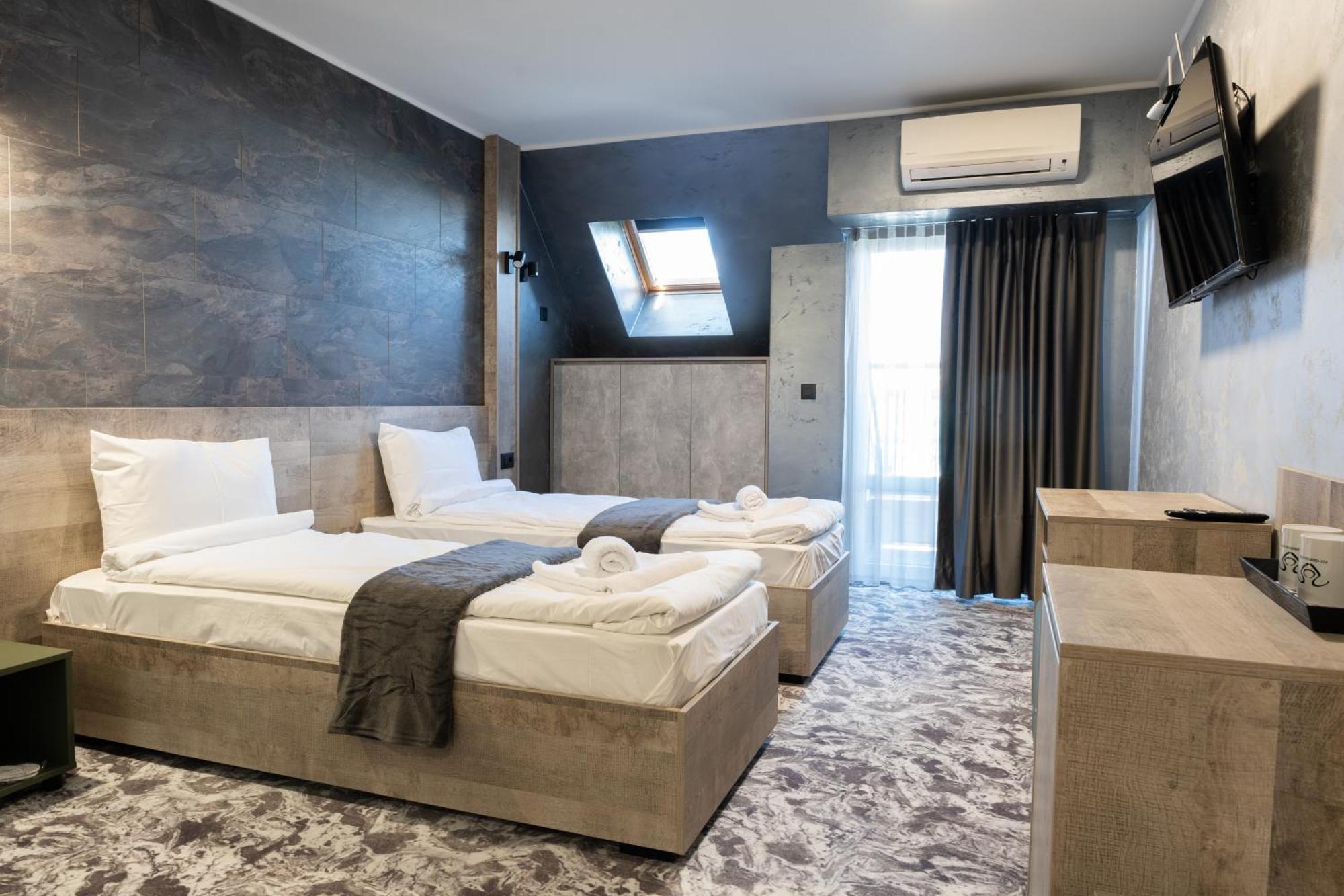 Aparthotel Rcr Einstein